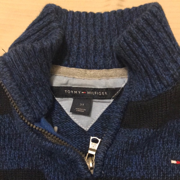 Boys Tommy Hilfiger sweatshirt - Picture 2 of 2